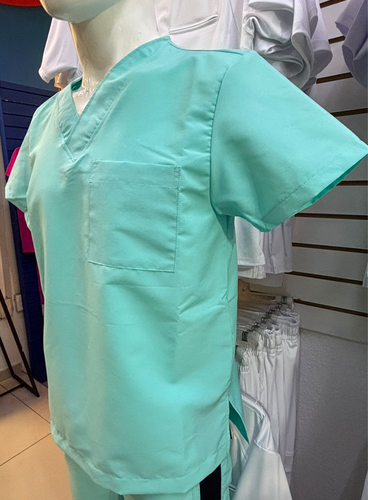 Filipina Quirúrgica 500 Unisex Basic Azul Agua Antifluido-cloro resistente Scrubs 500 FW