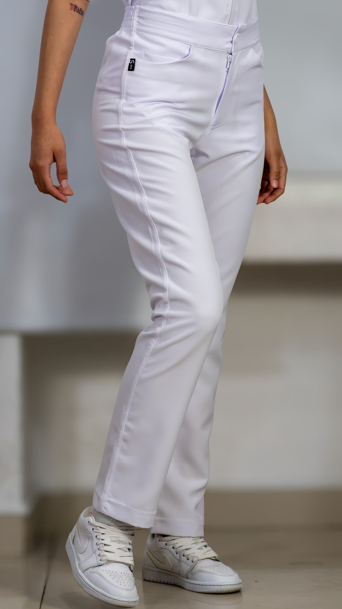 Pantalón Petite Stretch Pure White  Pretina/Elástico Mujer Antifluido