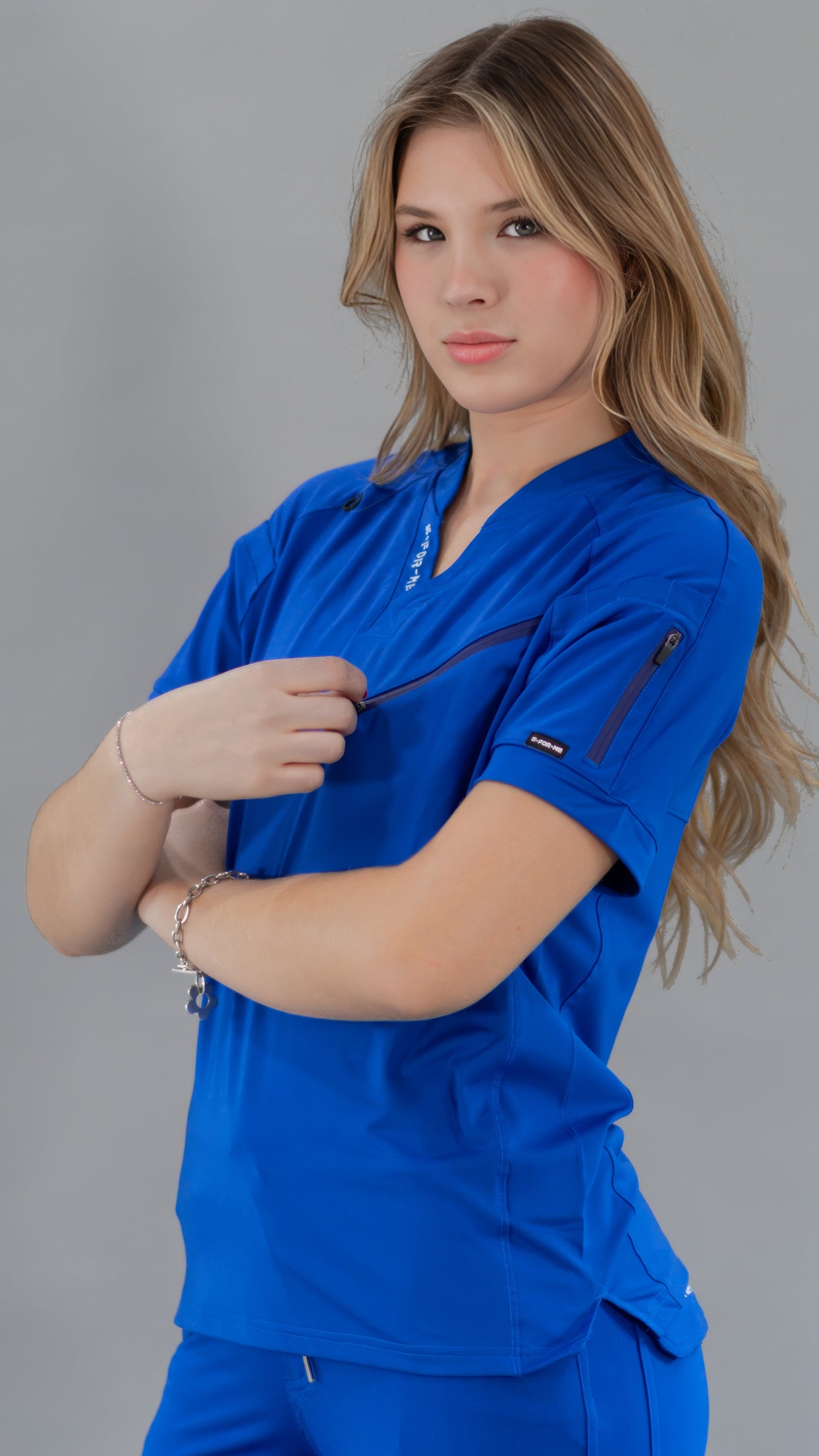 Filipina Unisex Quirúrgica Super Stretch Azul Rey Mujer, Scrubs 905