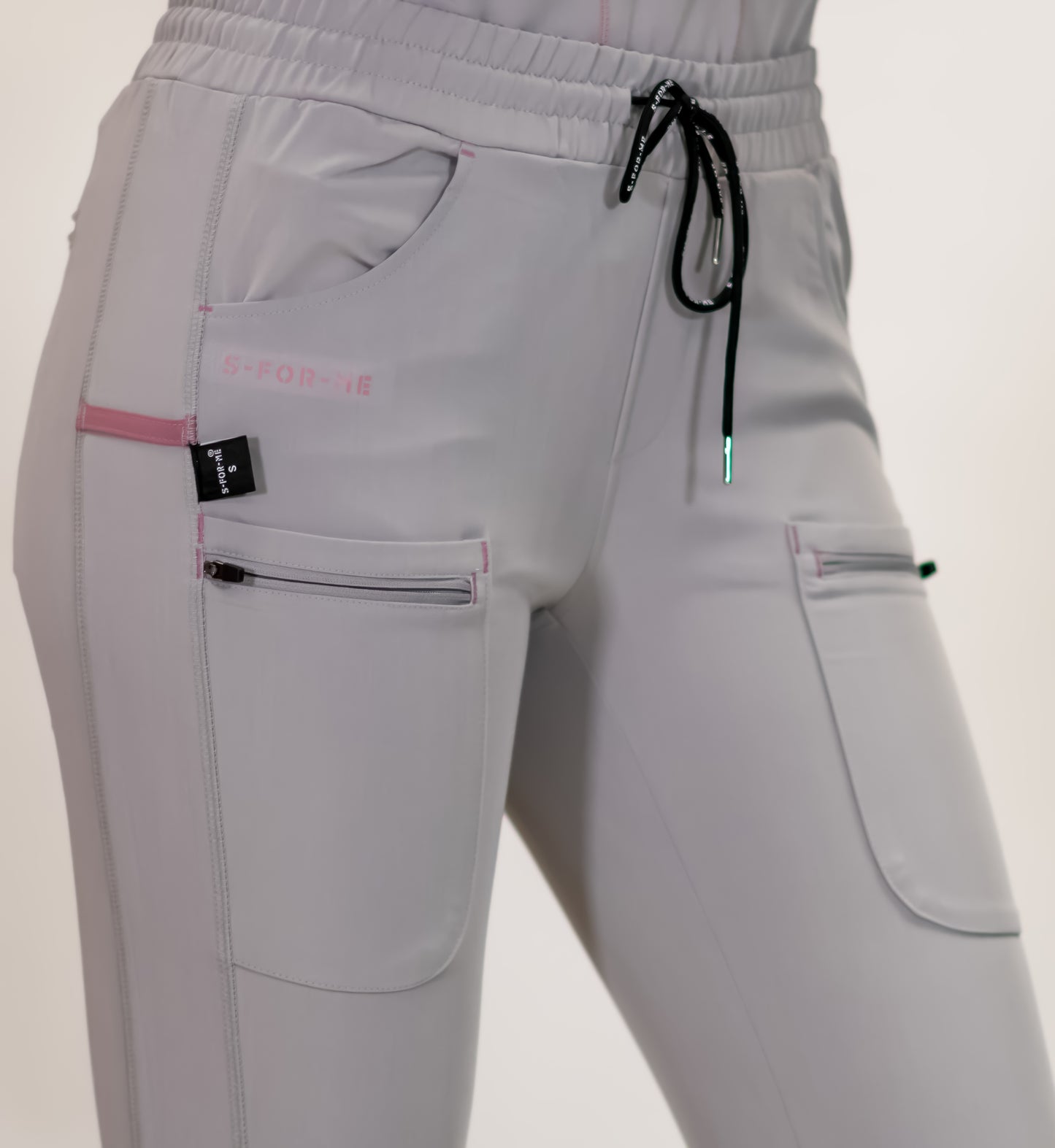 Jogger Quirúrgico, Scrubs Antifluido Mujer 300 Gris Perla (Uniformes médicos)