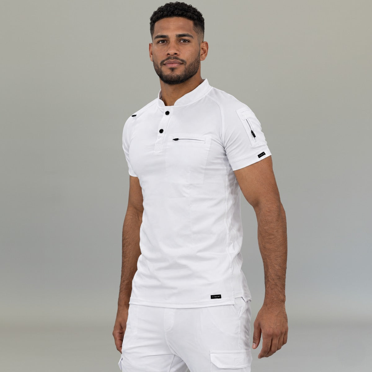 Filipina quirúrgica blanca hombre Scrubs 901 Super Stretch vista tres cuartos