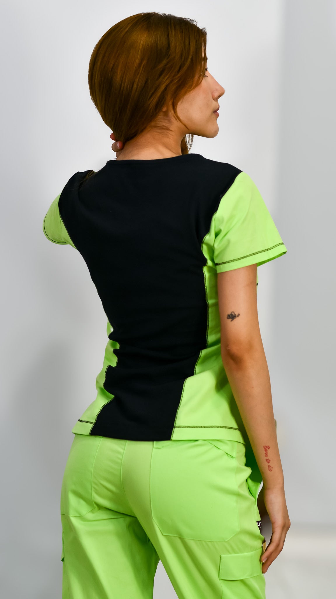 Filipina Quirúrgica, Scrubs Algodón 100% 510 Lima/negro (Uniformes Médicos)